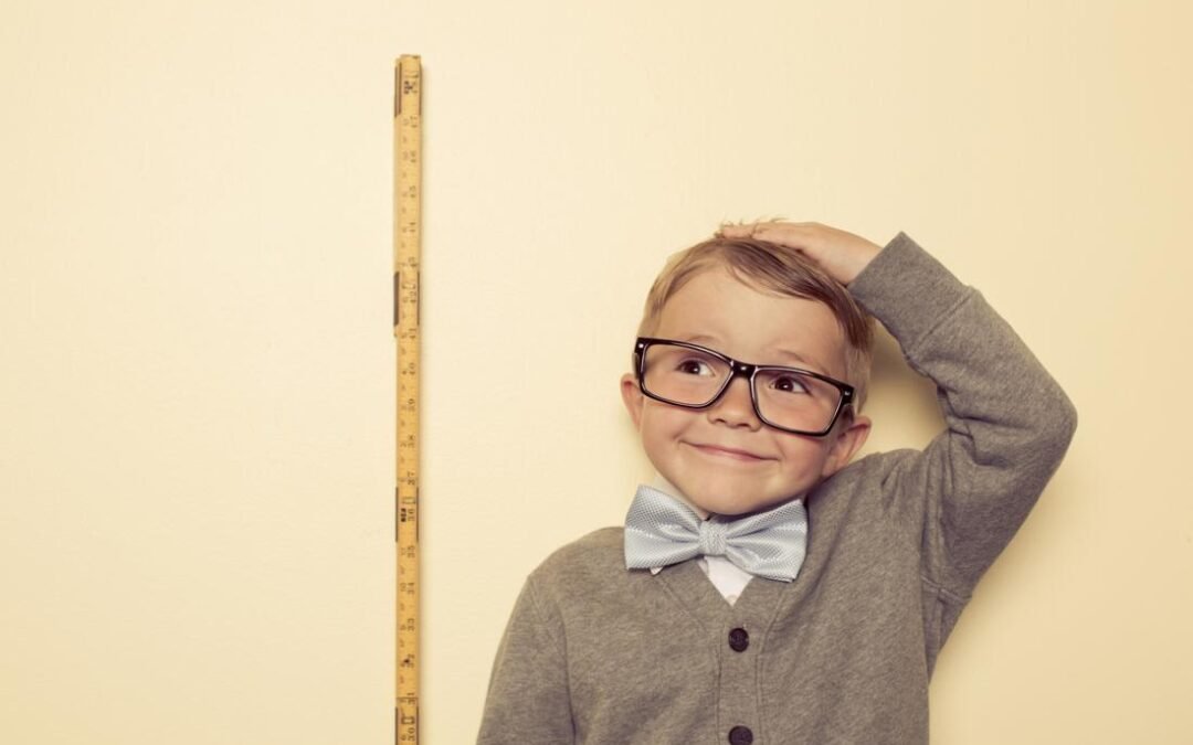 قصر القامة عند الأطفال …كيف تعرف أن طفلك قصير القامة و تعالجه